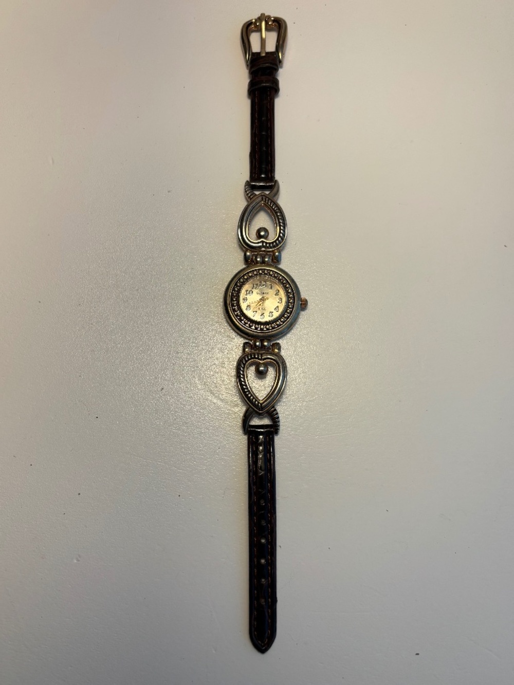 Geneva Elite Women’s Heart Watch Silver Tone & Leather – Not Working